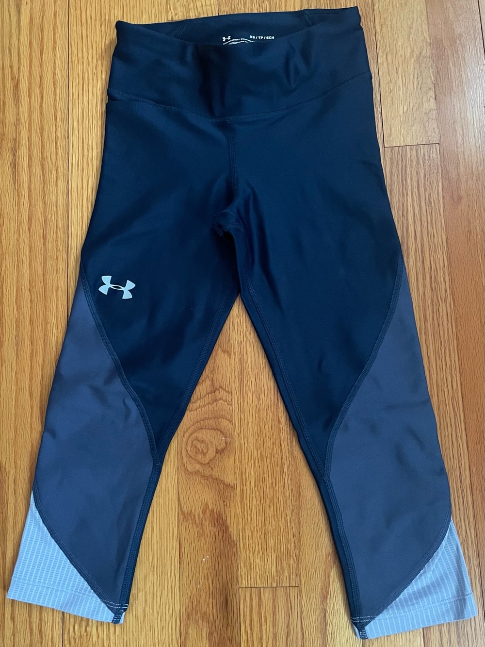 Under Armour Blue and Gray Capri Compression HeatGear Leggings